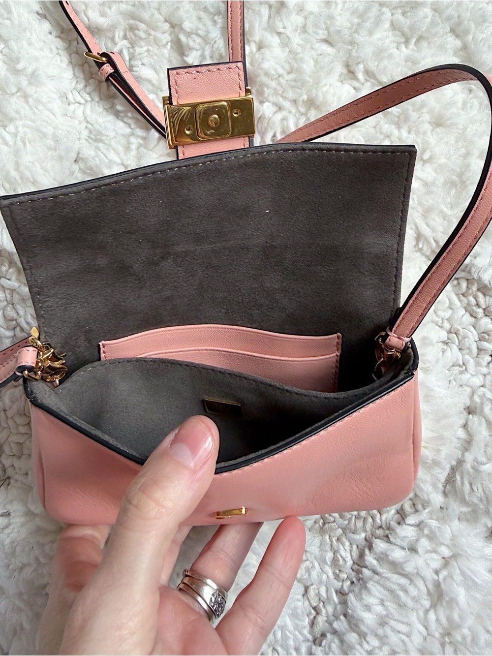 FENDI mini baguette FF pink leather logo crossbody bag with chain + box - Picture 13 of 15